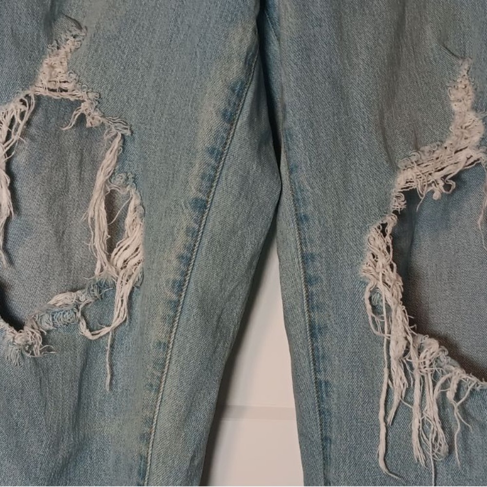 Universal Thread Distressed Blue Women's Jeans - Picture 2 of 5